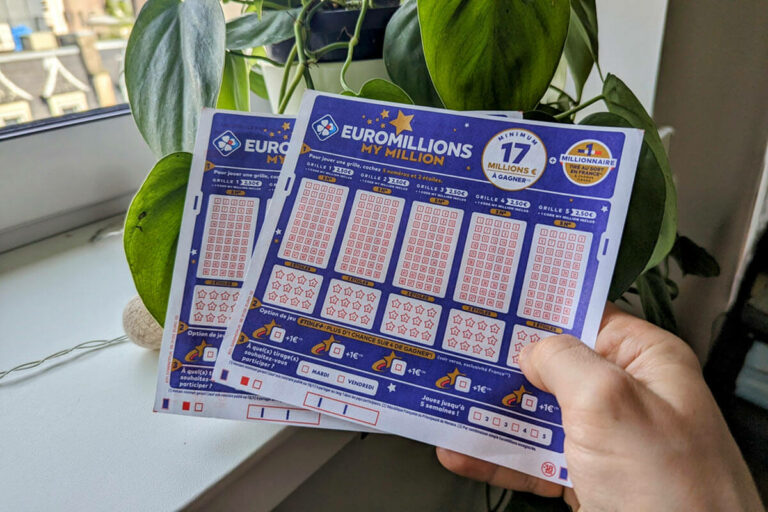 Découvrez comment participer à EuroMillions : il existe trois façons de remplir vos grilles lors des tirages.