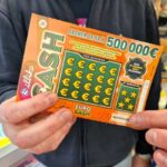 Cash FDJ : Un joueur, visiblement ému, remporte 500 000€ à Rue, dans la Somme.